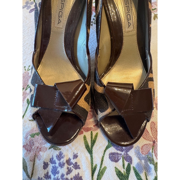 Via Spiga Giraffe Print Brown and Black Heels, Size 6.5 - Picture 3 of 9
